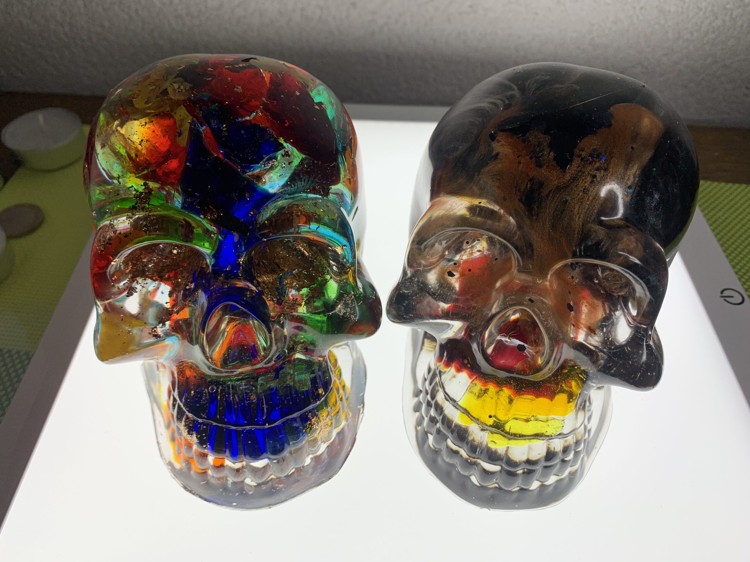 XXL Totenkopf / Deko-Lampe Unikat mit LED Sockel | Skull Kunst für Szene & Sammler Glas / Nachtlicht 5 – Bild 7