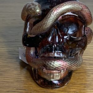 Totenkopf mit Schlangen aus Epoxidharz & Dallglas – Skull-Deko für Szene, Gothic, Halloween 3