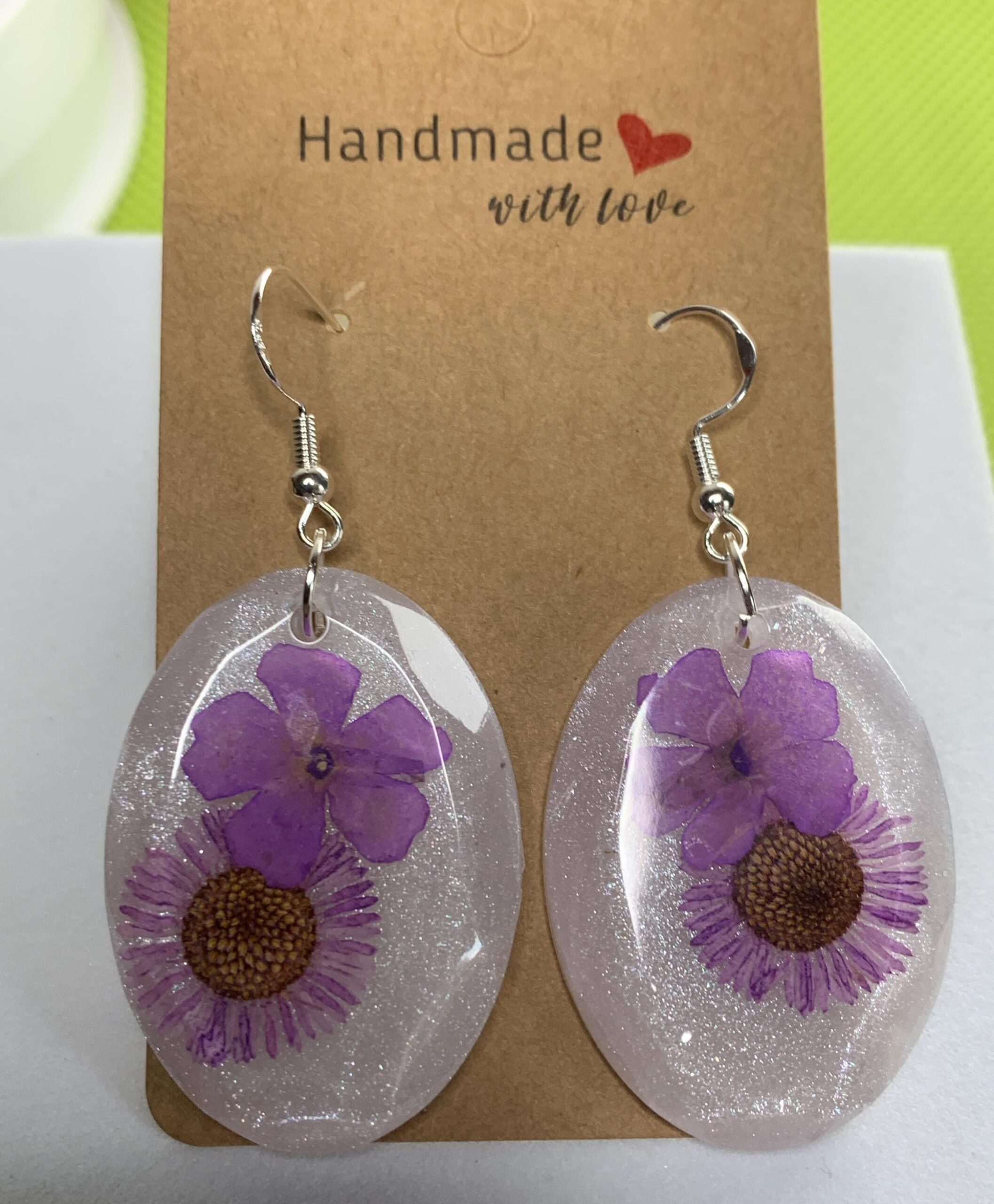 Ohrringe aus Epoxidharz mit Blumen – handgemachte Unikate 2 – Bild 4
