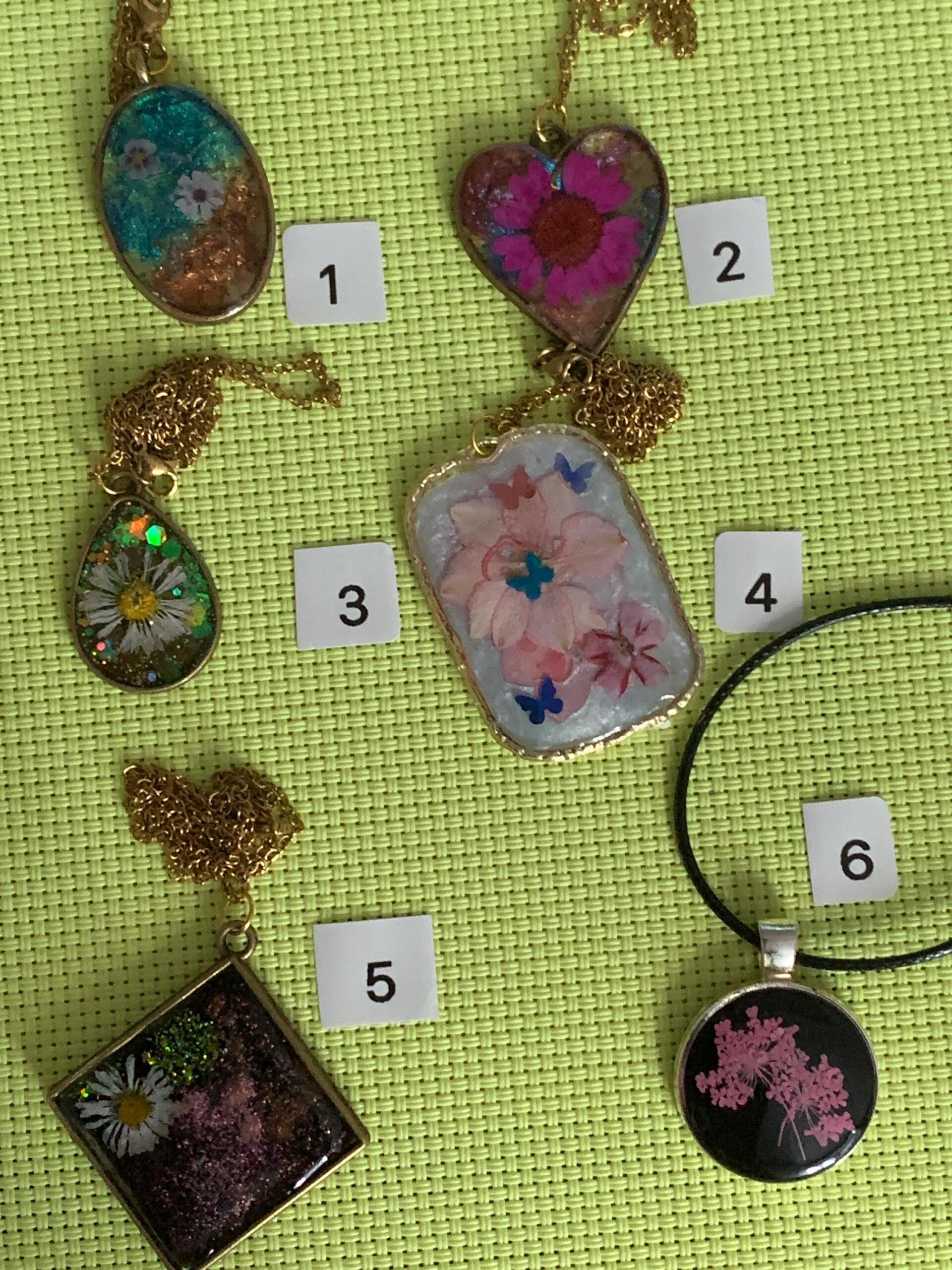 Epoxidharz-Kette mit Anhänger – Handgemachtes Unikat, moderner Schmuck, Geschenk für Sie 1 – Bild 14