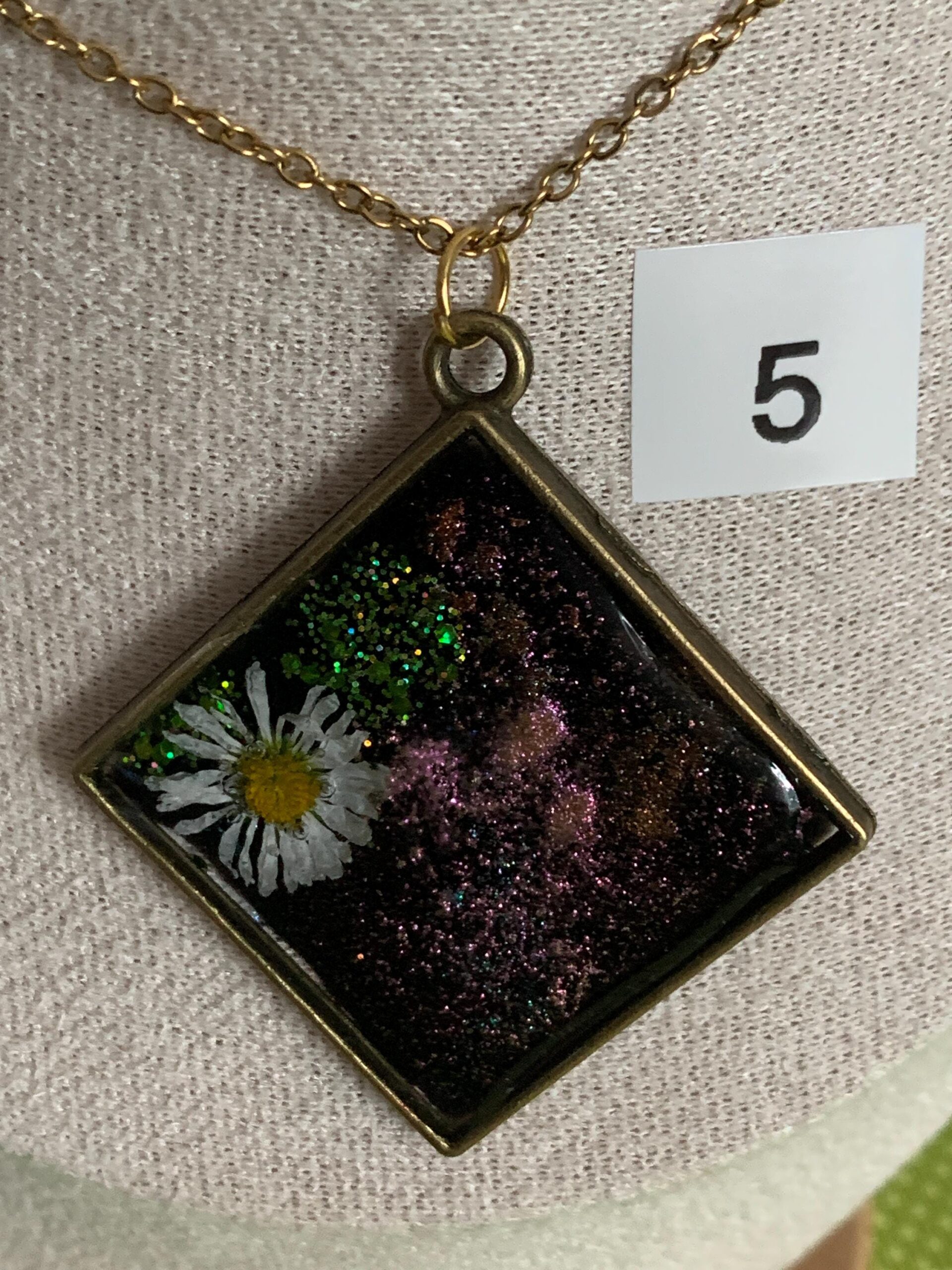 Epoxidharz-Kette mit Anhänger – Handgemachtes Unikat, moderner Schmuck, Geschenk für Sie 1 – Bild 8