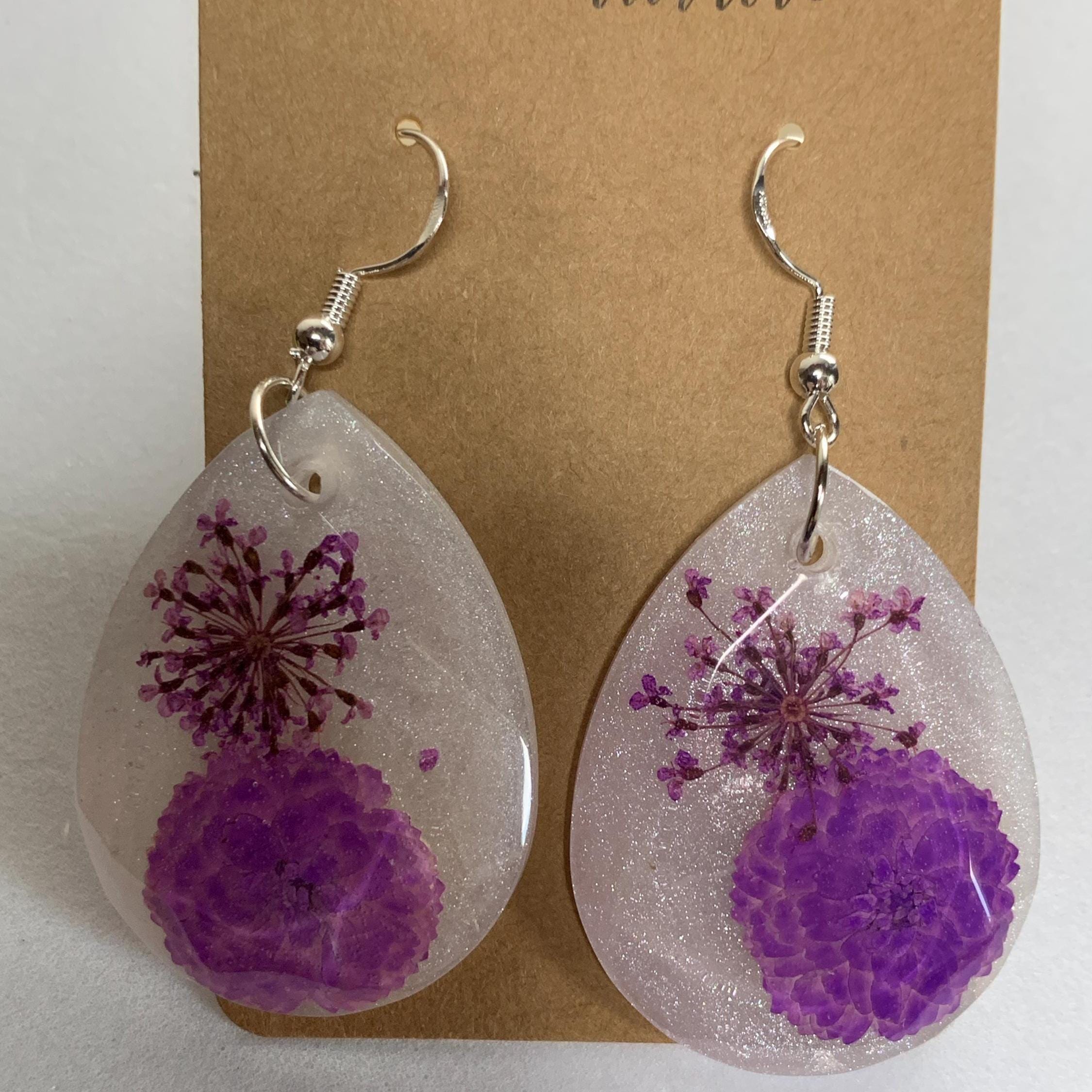 Ohrringe aus Epoxidharz mit Blumen – handgemachte Unikate 2