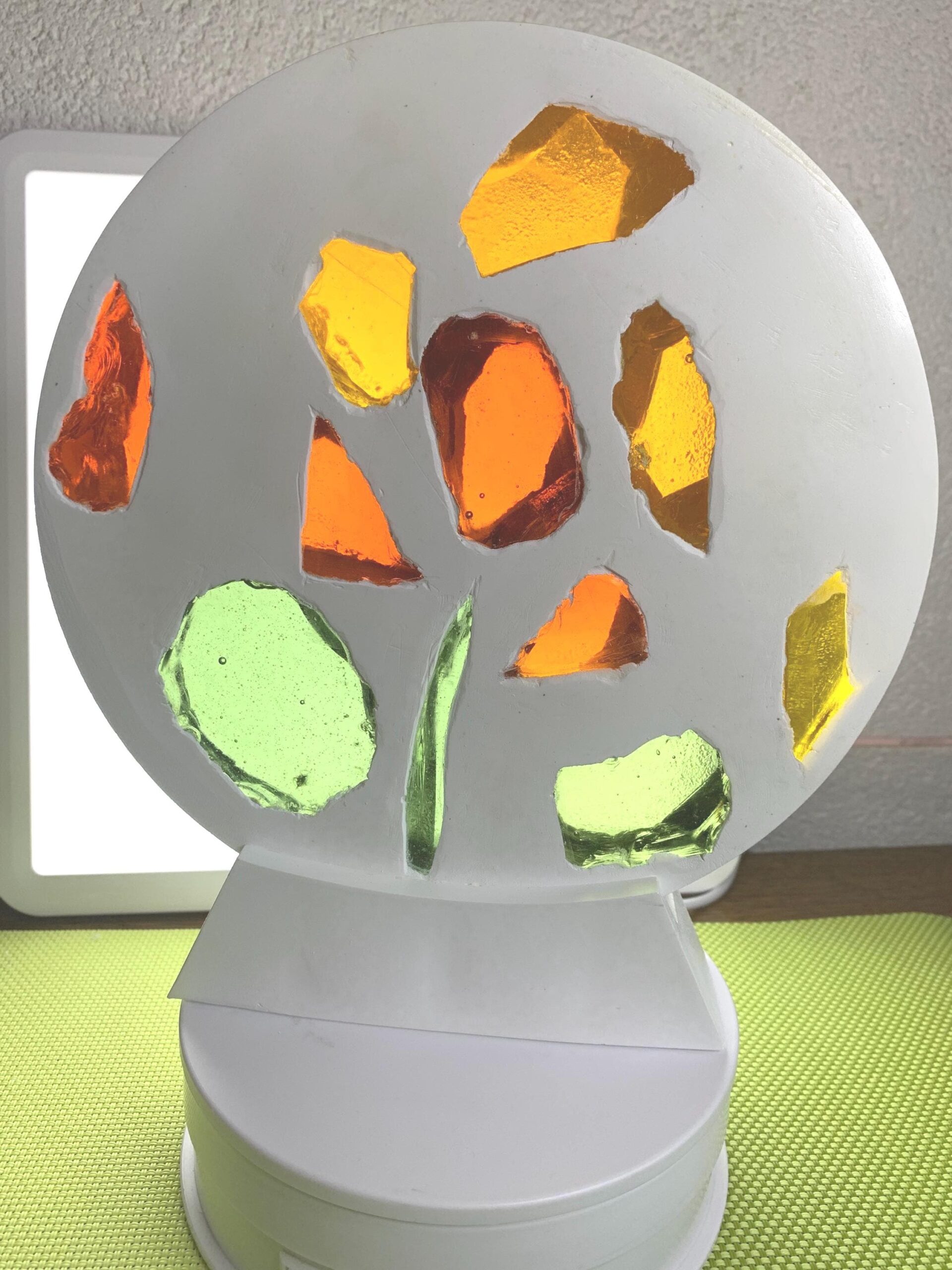 Handgefertigte Glas-Kunstobjekt mit farbigen Dallglas-Stücken – moderner Hingucker für dein Zuhause! Unikat, Geschenk individuelles Design